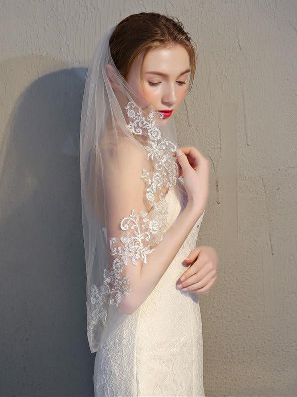 Two Tier Ivory Lace Short Bridal Veils Mid Length Wedding Veil