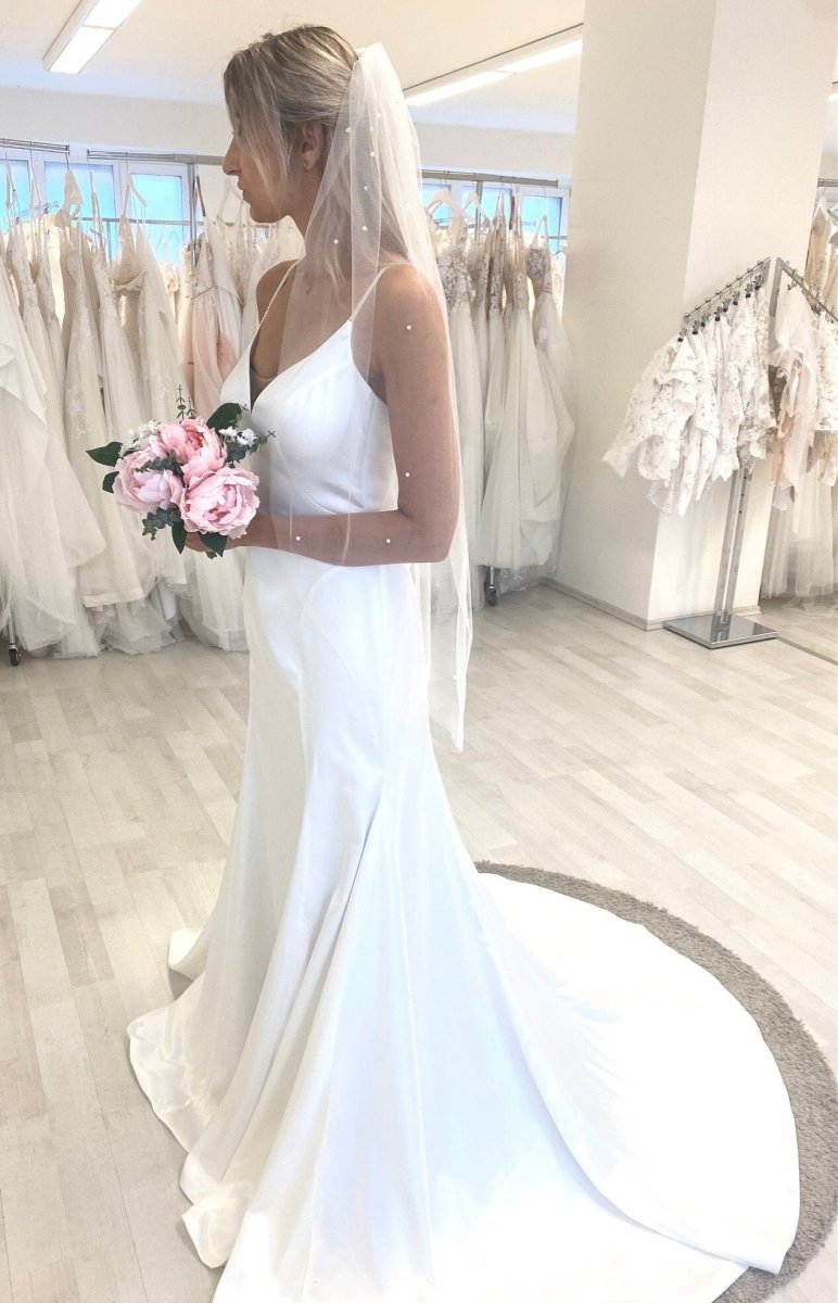 Vintage Tulle Lace Bridal Veil with Pearls White Long Wedding Veil