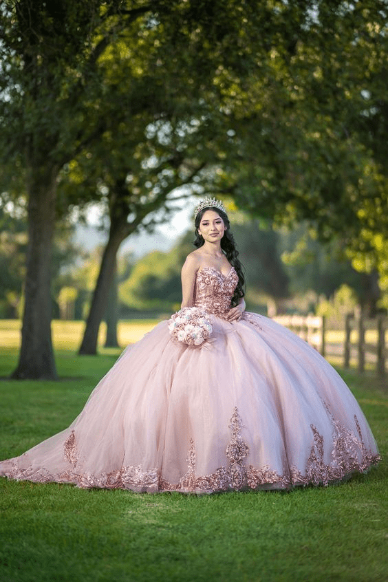 Erika | Pink Sweetheart Neckline Quinceanera Ball Gown Dress Picture by @pksphotoart
